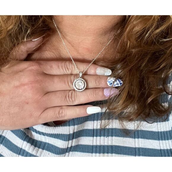 The Discus Pendant Necklace in 925 and cubic zirconia - Picture 6 of 7